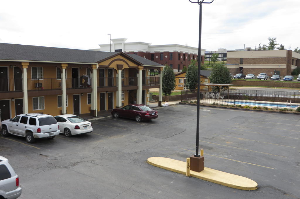 Economy Inn & Suites Joplin Exteriör bild