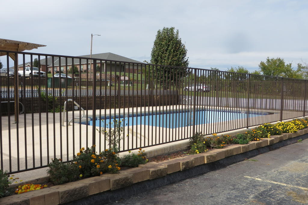 Economy Inn & Suites Joplin Exteriör bild