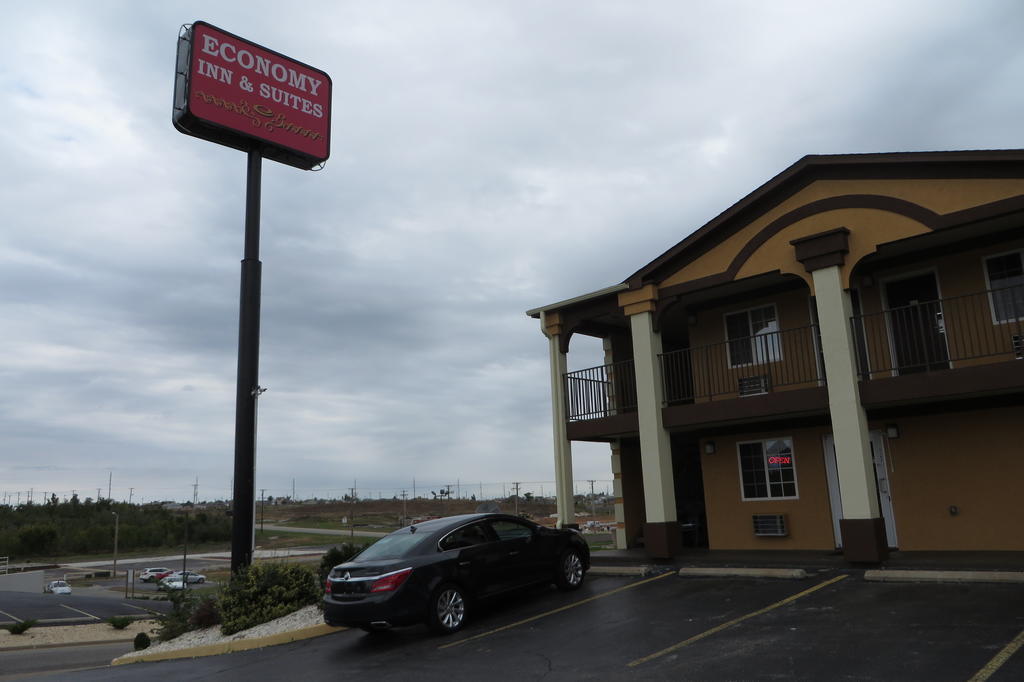 Economy Inn & Suites Joplin Exteriör bild