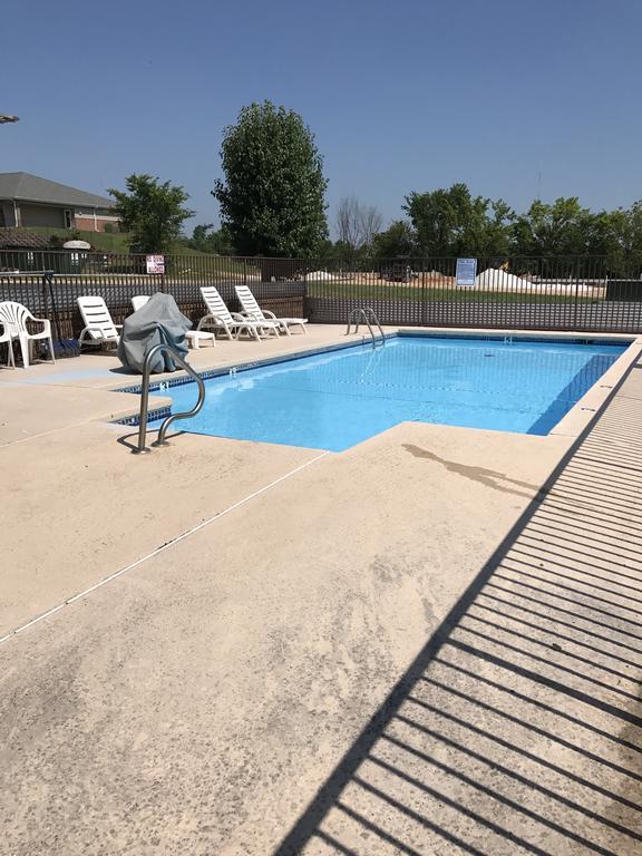 Economy Inn & Suites Joplin Exteriör bild
